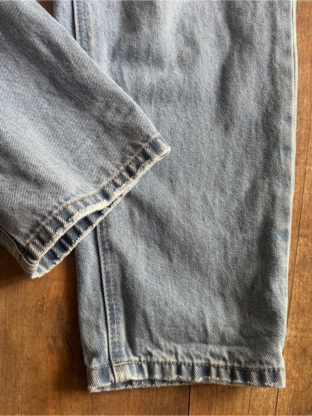 KanCan Ilena Ultra High Rise Mom Belted Medium Wash Jean Size 9/28 - Picture 4 of 9